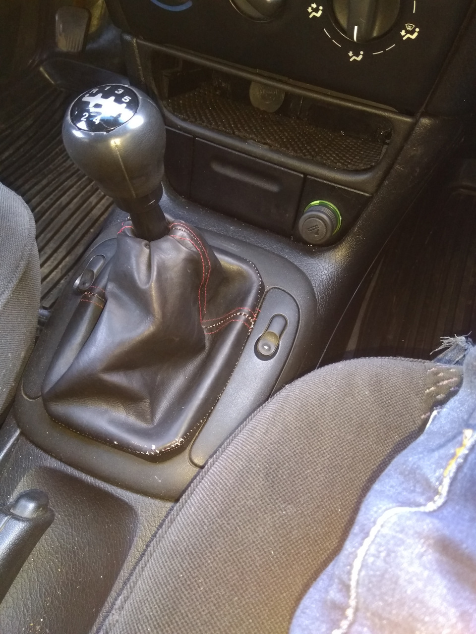 Не горит подсветка кнопок эсп — Opel Vectra B, 1,8 л, 1996 года ...