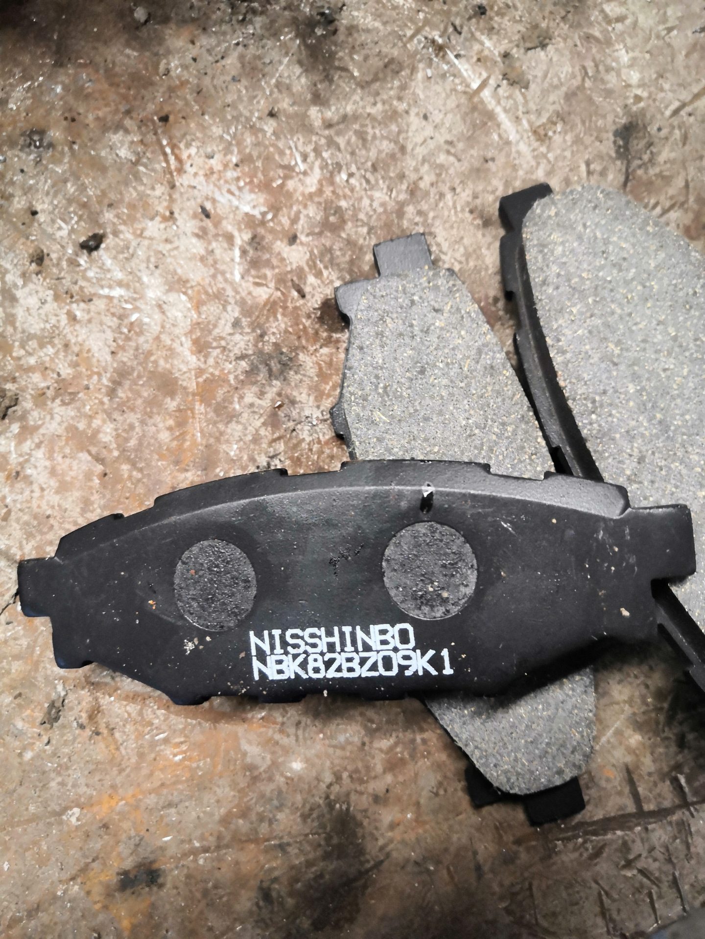 Тормозные колодки nishimbo-замена. Или как можно остаться без тормозов ...