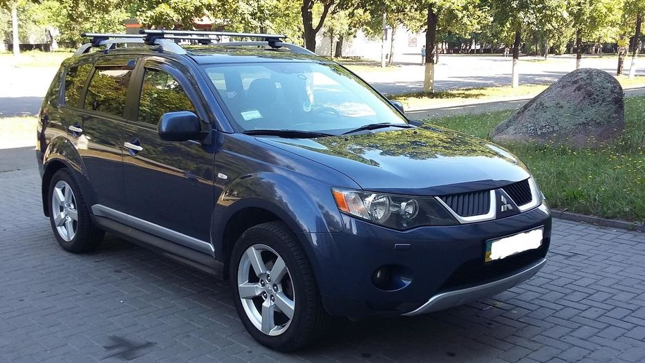 Давайте негромко, давайте в полголоса, давайте простимся легко ...