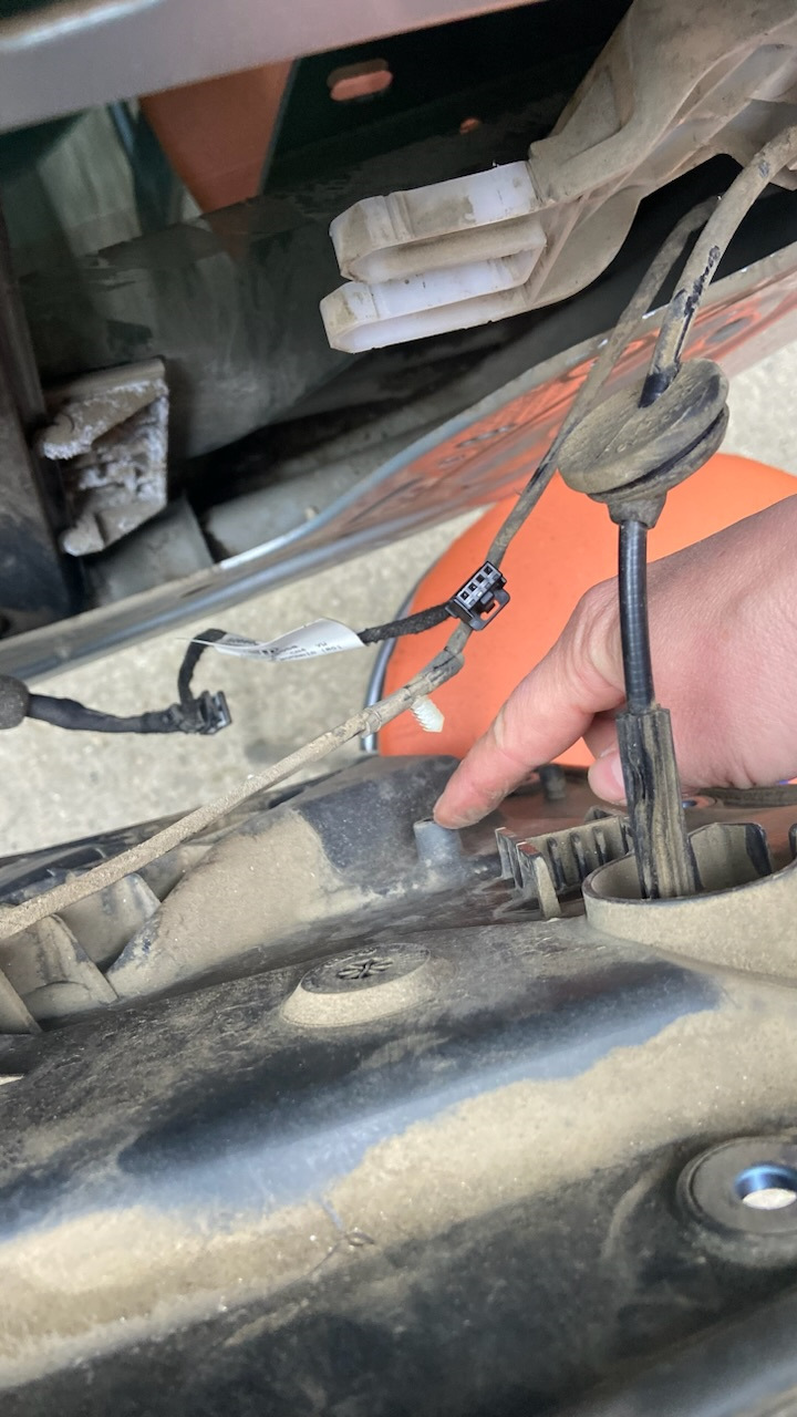 Заебудни правого стеклоподъемника — Volkswagen Eos, 2 л, 2006 года ...