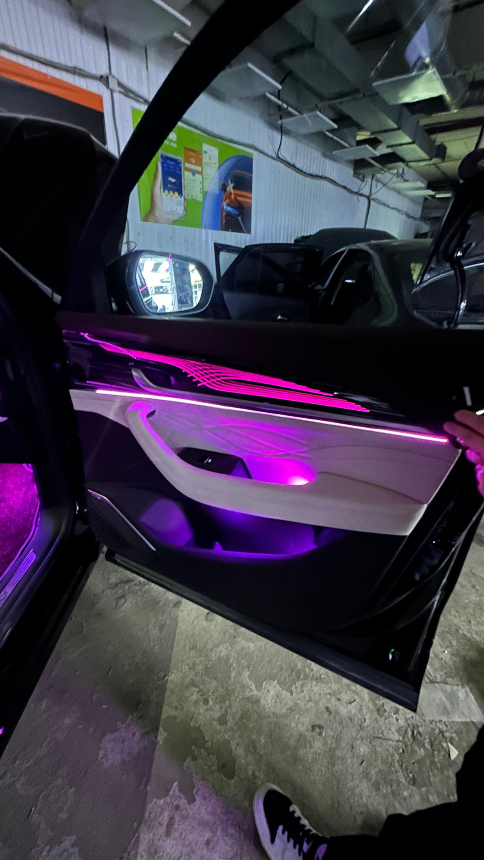 Фоновая подсветка Ambient Light для Geely Monjaro — Куписалон на DRIVE2