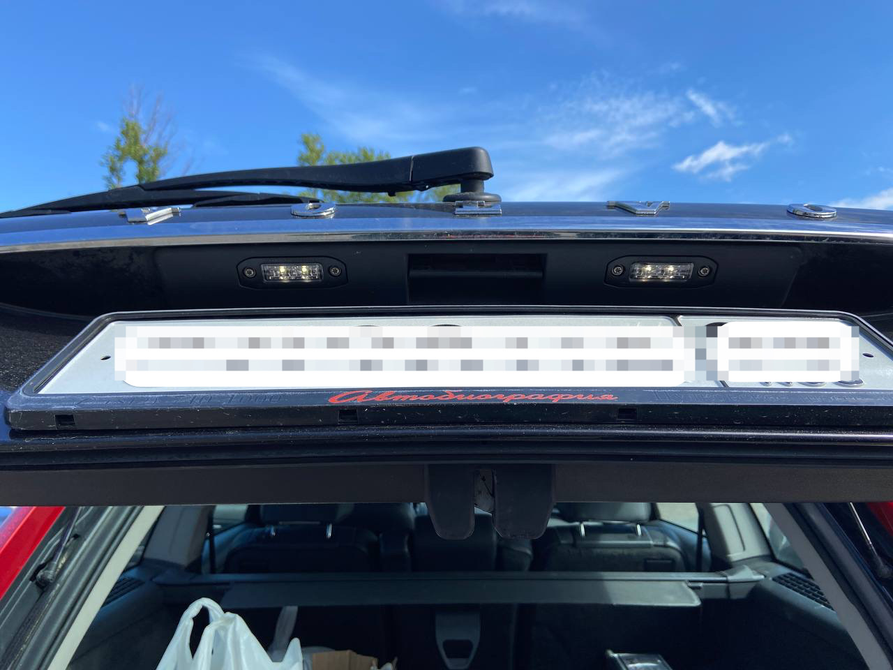 [своими руками] Замена ламп подсветки номера — Volvo XC90 (1G), 2,5 л ...