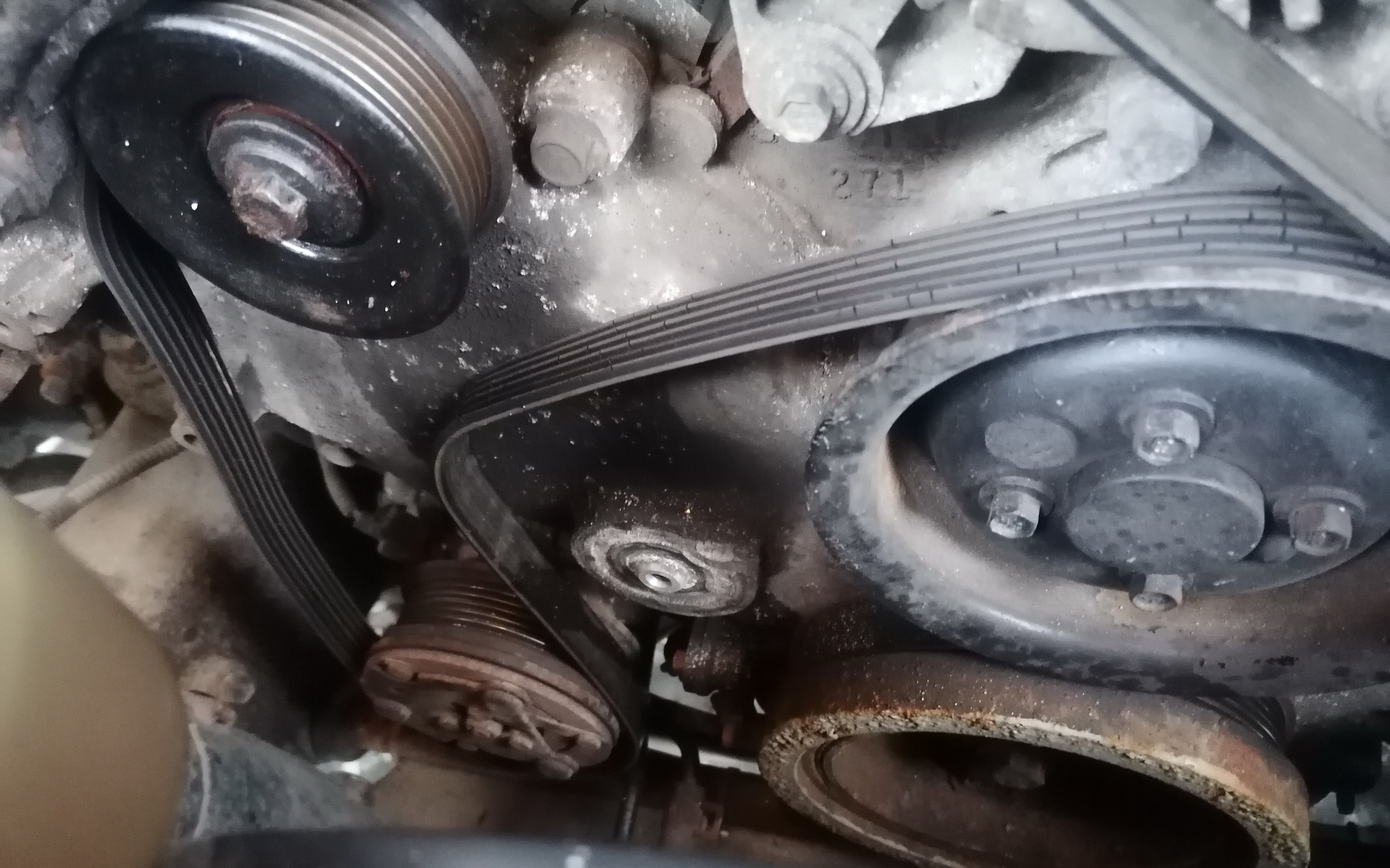 Рено к4м приводной ремень. Натяжитель ремня генератора 2121 чертежи. Схема натяжения ремня 405 евро 3. Ремень генератора гранта 8 клапанная. Ролики ремня вспомогательных агрегатов ларгус к4м.