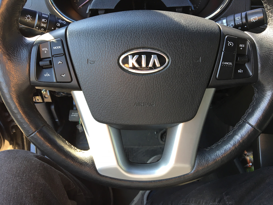 новая вставка руля на своём законном месте! — KIA Sorento (2G)