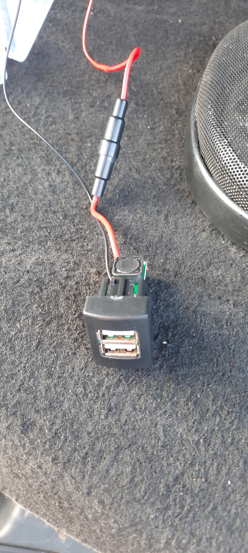 Usb разъёмы вместо заглушки — LADA Калина хэтчбек, 1,6 л., 2012 года ...