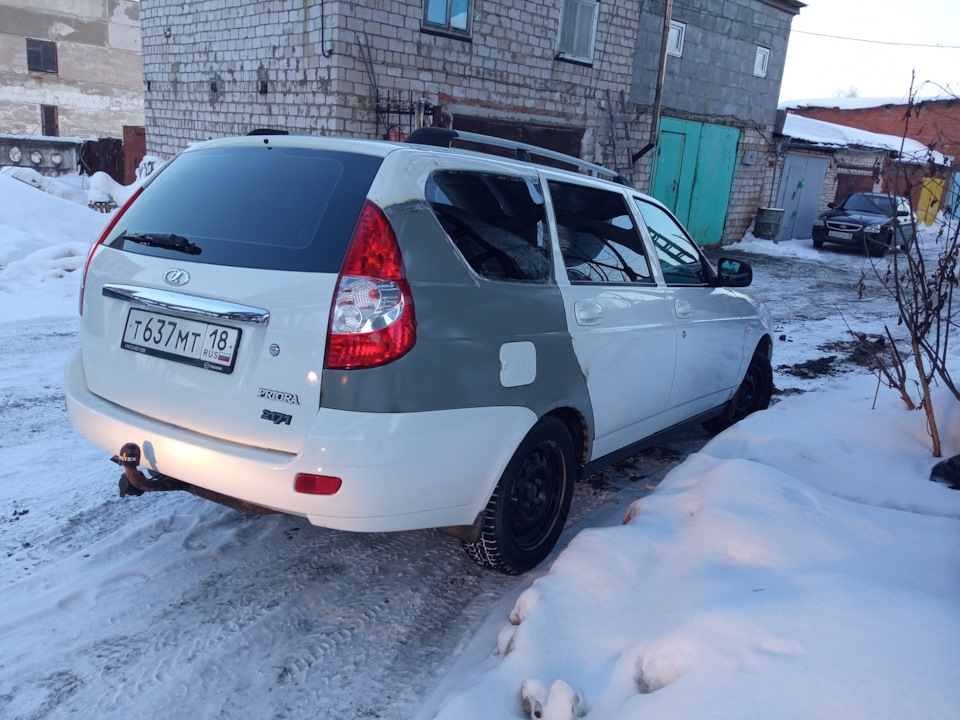 Lada Priora универсал на снегу