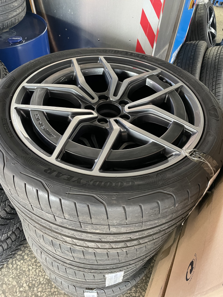 Литые диски Мерседес 9Jx19 ET49 5x112 на Mercedes-Benz E-Class (W213 ...