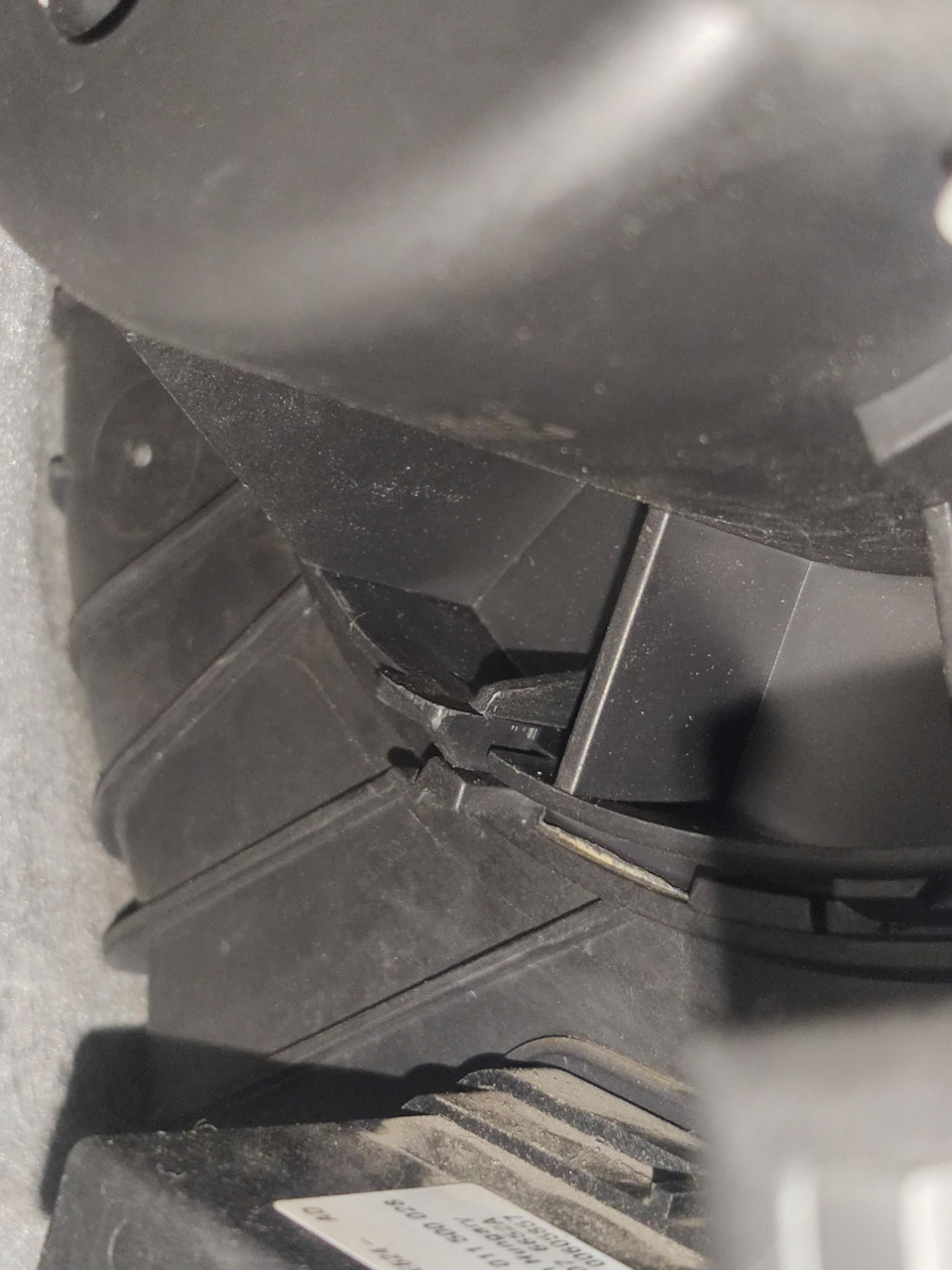 тут видно сколько не хватает — Ford Mondeo IV