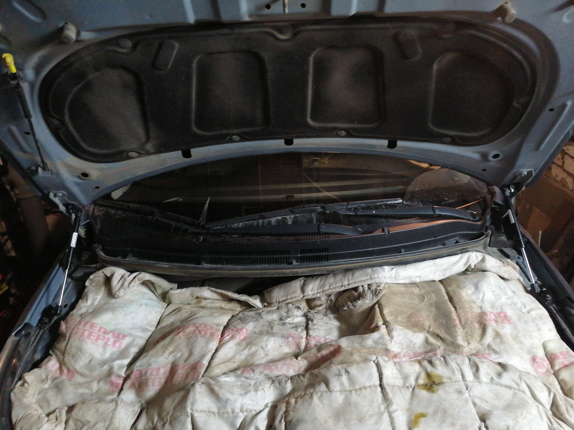 Газовые упоры Капота Киа Рио 3 — KIA Rio (3G), 1,4 л, 2012 года ...