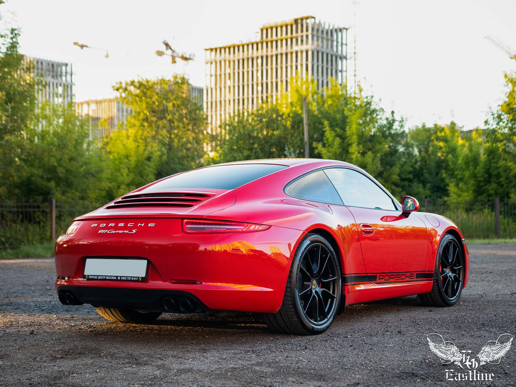 Porsche 911 Garage