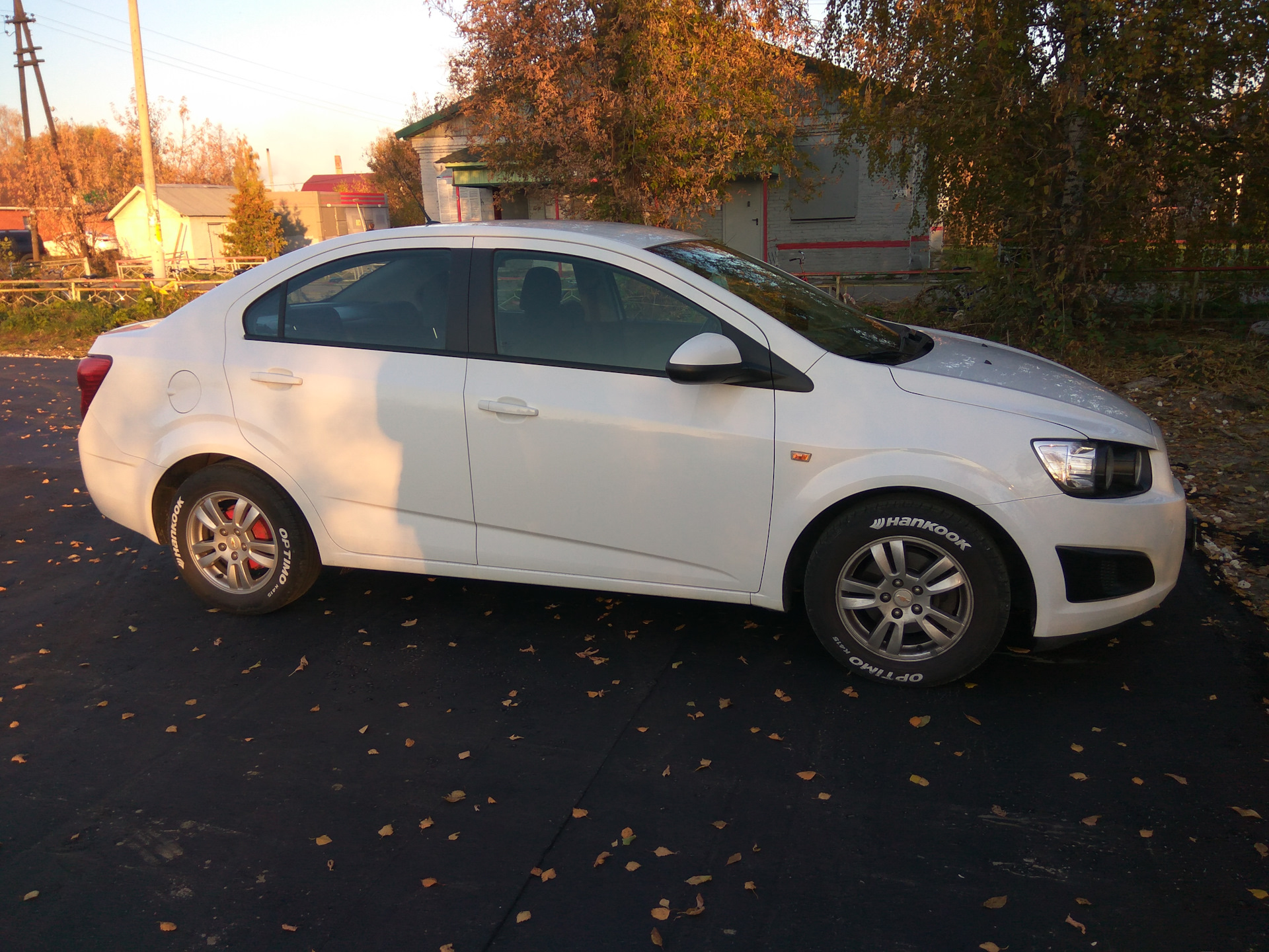 Покраска переднего бампера и надписей на шинах, типа Firestone ...