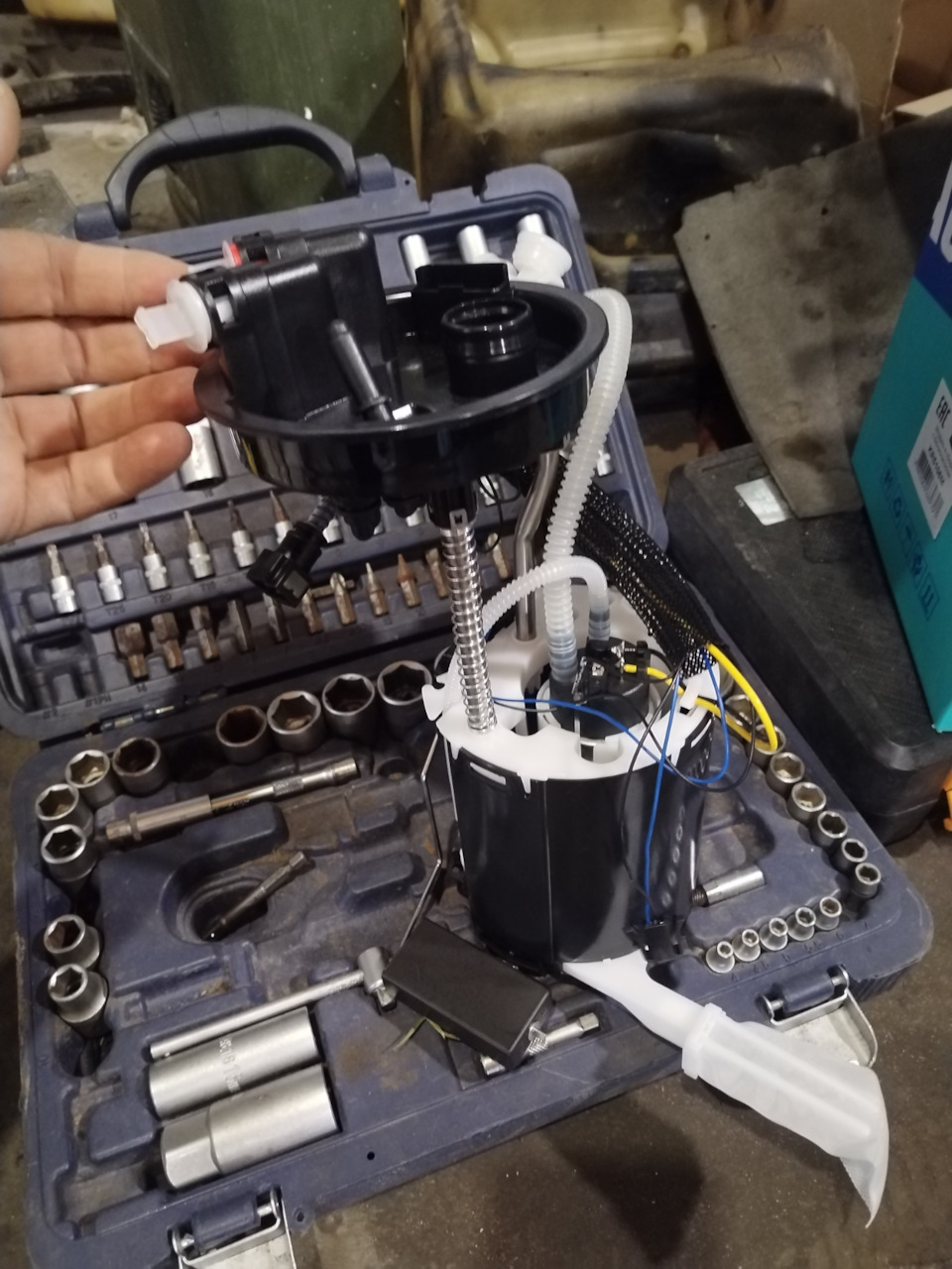 Насос в сборе — Volvo S80 (2G)